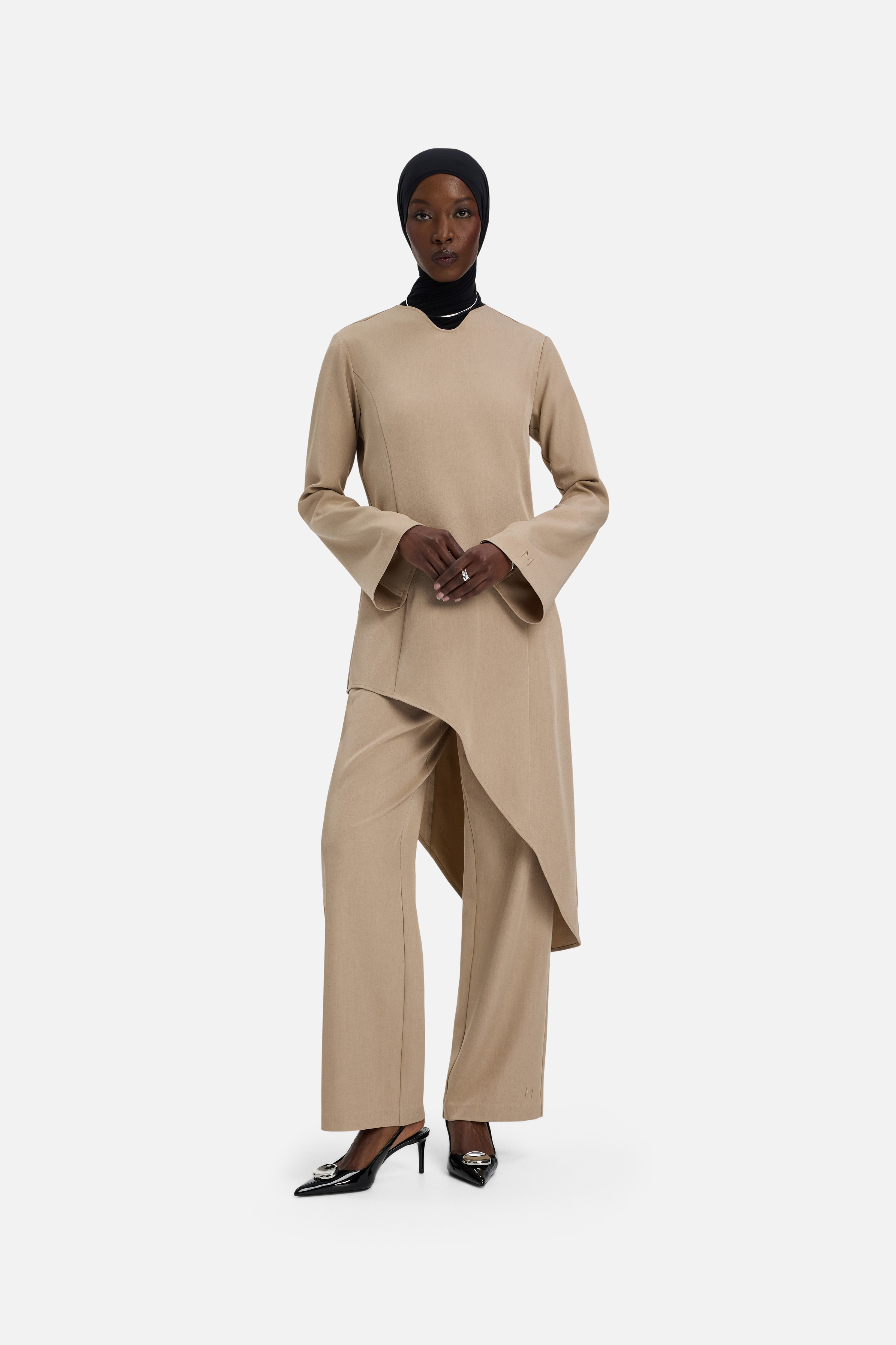 Soft Curved Tailored Top | Mocha