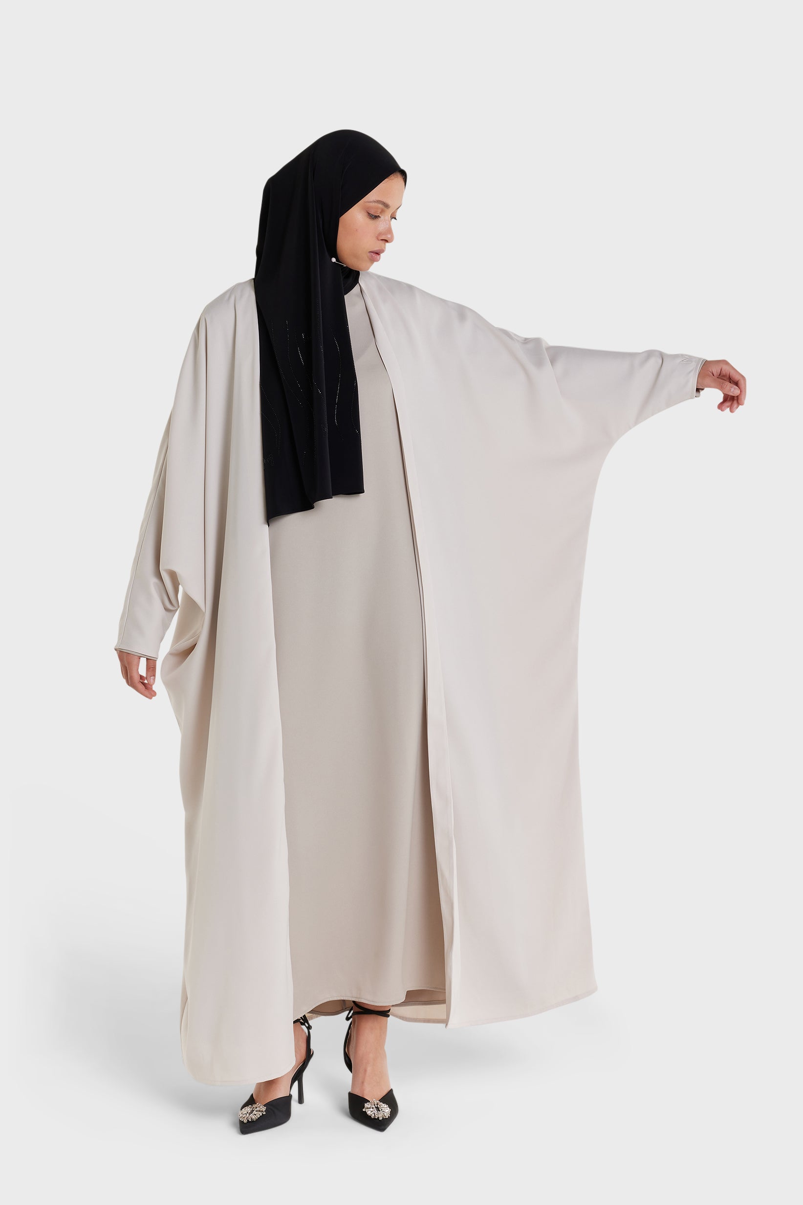 Dull Satin Bat Sleeve Abaya | Cashmere
