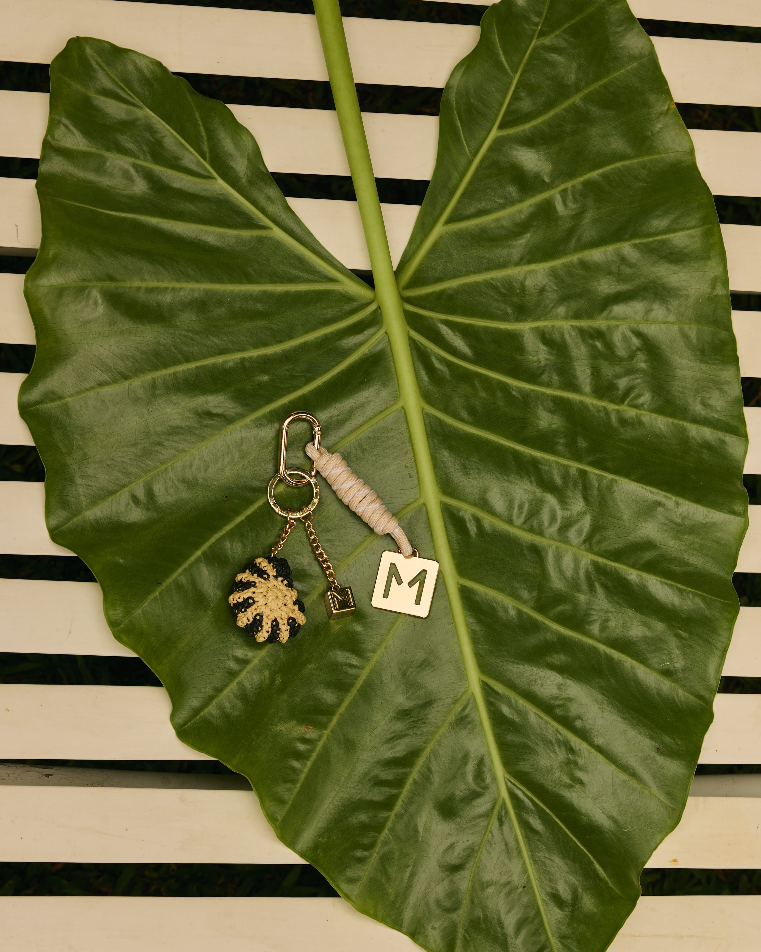 Raffia Shell Keychain | Multi Color