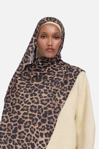 Weightless_Woven_Scarf_Leopard